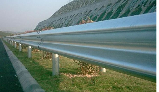 波形護（hù）欄