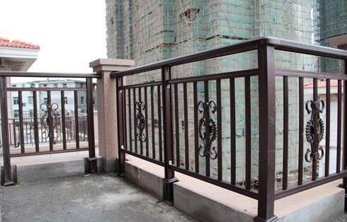 鋁（lǚ）合金護欄